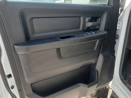 2022 RAM 3500 Tradesman Crew Cab 4x4 8' Box