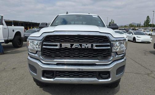 2022 RAM 3500 Tradesman Crew Cab 4x4 8' Box