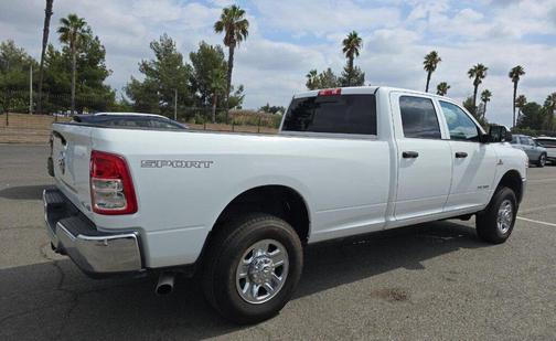 2022 RAM 3500 Tradesman Crew Cab 4x4 8' Box