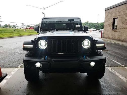 Black Clearcoat 2024 Jeep Wrangler 4xe Rubicon