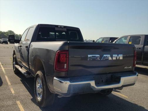 2025 RAM 2500 Tradesman Crew Cab 4x4 6'4' Box
