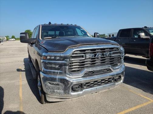 2025 RAM 2500 Tradesman Crew Cab 4x4 6'4' Box