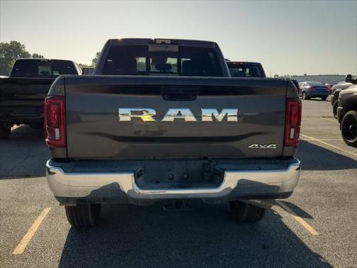 2025 RAM 2500 Tradesman Crew Cab 4x4 6'4' Box