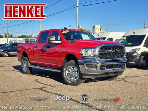 2023 RAM 2500 Tradesman Crew Cab 4x4 6'4' Box