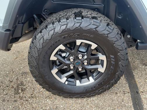 Bright White Clearcoat 2025 Jeep Wrangler 4xe Rubicon