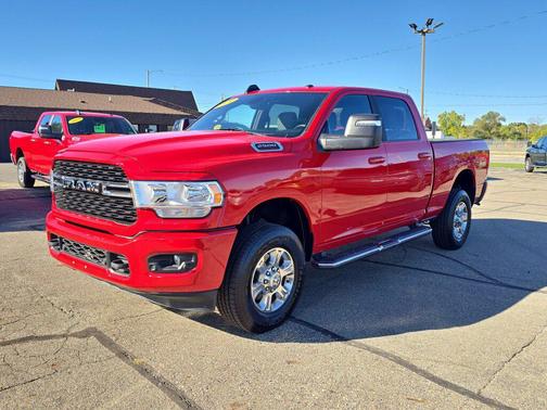 2024 RAM 2500 Big Horn Crew Cab 4x4 6'4' Box