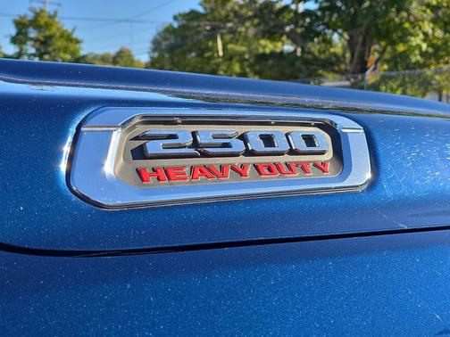 Patriot Blue Pearlcoat 2024 RAM 2500 Big Horn Crew Cab 4x4 6'4' Box