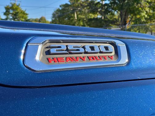 Patriot Blue Pearlcoat 2024 RAM 2500 Big Horn Crew Cab 4x4 6'4' Box