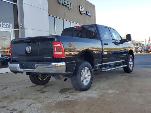 2024 RAM 2500 Big Horn Crew Cab 4x4 6'4' Box