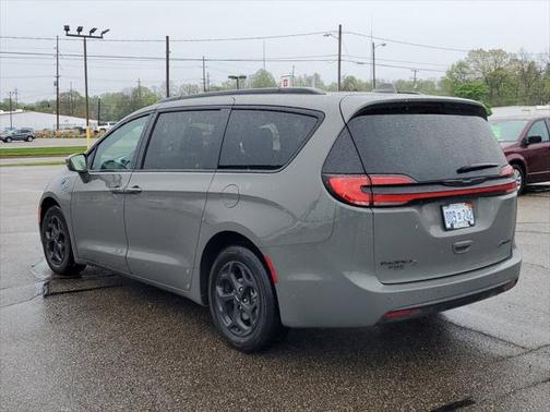 2021 Chrysler Pacifica Hybrid Touring L