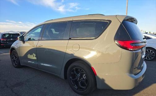 2021 Chrysler Pacifica Hybrid Touring L