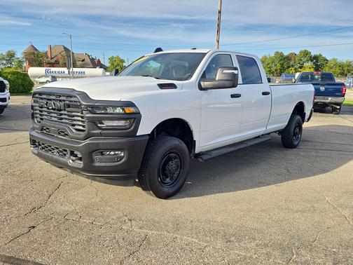 2025 RAM 2500 Tradesman Crew Cab 4x4 8' Box