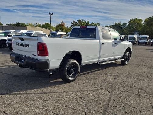 2025 RAM 2500 Tradesman Crew Cab 4x4 8' Box