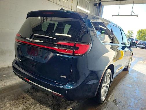 2025 Chrysler Pacifica L