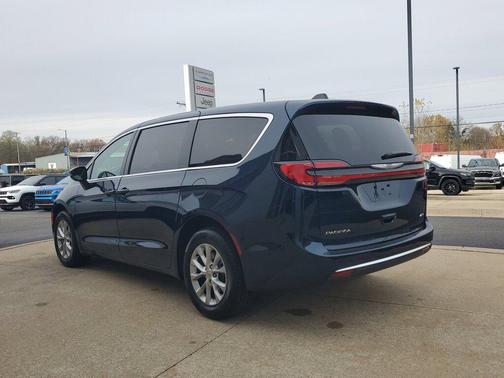 2025 Chrysler Pacifica L