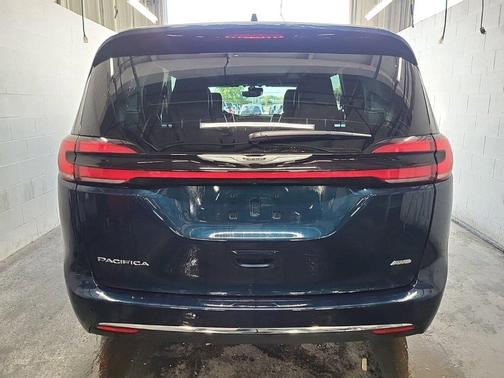 2025 Chrysler Pacifica L