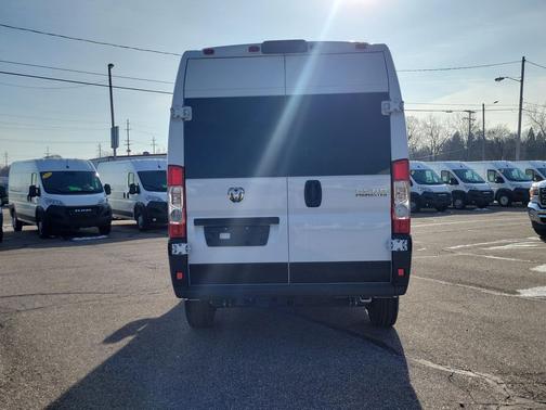 Bright White Clearcoat 2025 RAM ProMaster 2500 Tradesman