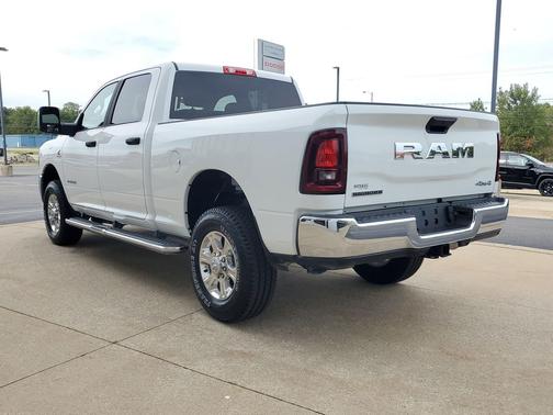 2025 RAM 2500 Big Horn Crew Cab 4x4 6'4' Box