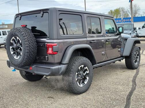 Granite Crystal Metallic Clearcoat 2025 Jeep Wrangler 4xe Rubicon