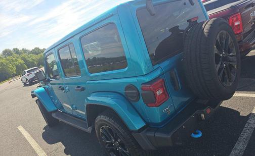 Bikini Pearl Coat 2024 Jeep Wrangler 4xe Sahara