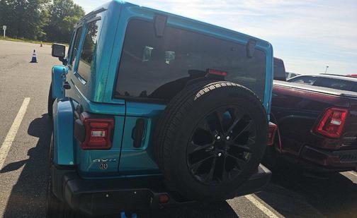 Bikini Pearl Coat 2024 Jeep Wrangler 4xe Sahara