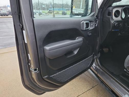 Granite Crystal Metallic Clearcoat 2025 Jeep Wrangler 4xe Willys