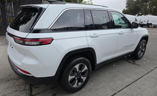 Bright White Clearcoat 2022 Jeep Grand Cherokee 4xe Base