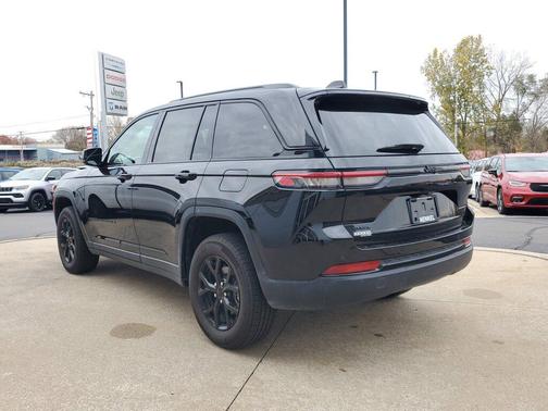 2024 Jeep Grand Cherokee Altitude