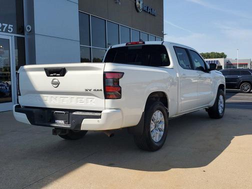 2023 Nissan Frontier SV
