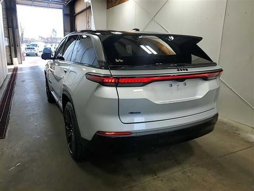 2024 Jeep Wagoneer S Launch Edition