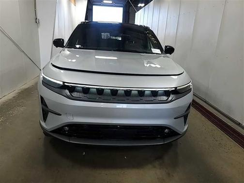 2024 Jeep Wagoneer S Launch Edition