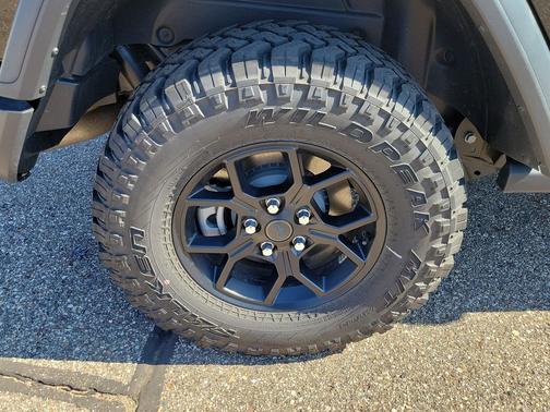 Black Clearcoat 2025 Jeep Wrangler 4xe Willys