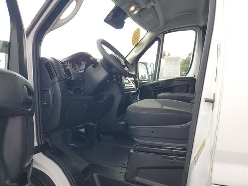 Bright White Clearcoat 2025 RAM ProMaster 2500 Tradesman