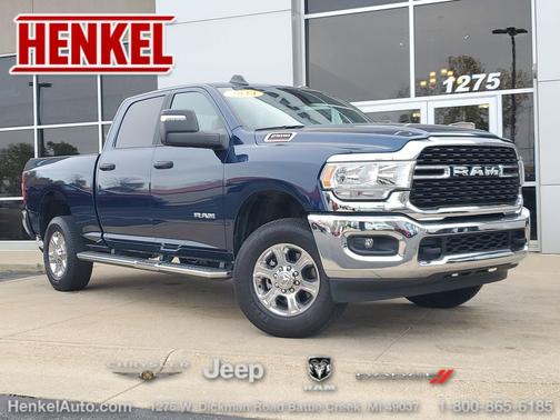 Patriot Blue Pearlcoat 2024 RAM 2500 Big Horn Crew Cab 4x4 6'4' Box