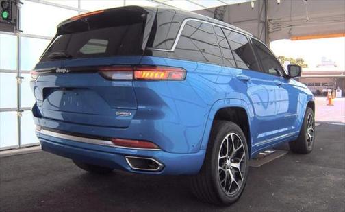 2023 Jeep Grand Cherokee Summit