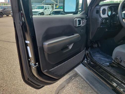 Black Clearcoat 2025 Jeep Wrangler 4xe Sahara