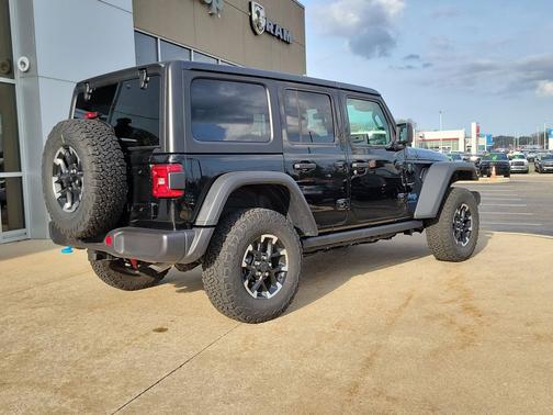 Black Clearcoat 2025 Jeep Wrangler 4xe Rubicon