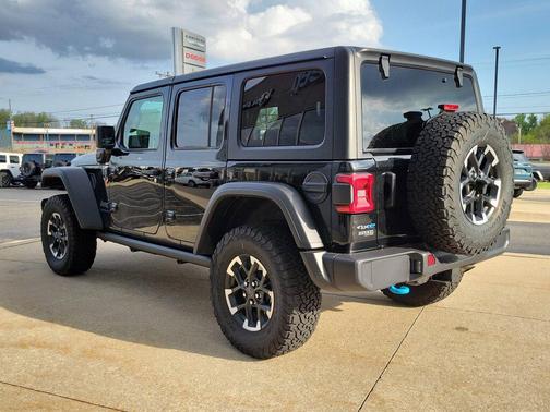 Black Clearcoat 2025 Jeep Wrangler 4xe Rubicon