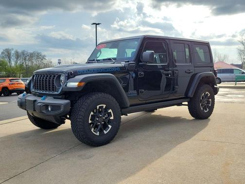 Black Clearcoat 2025 Jeep Wrangler 4xe Rubicon