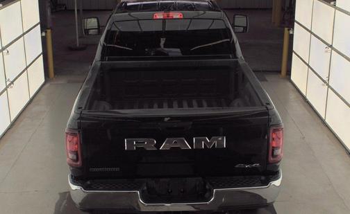Diamond Black Crystal Pearlcoat 2026 RAM 2500 Big Horn Crew Cab 4x4 6'4' Box