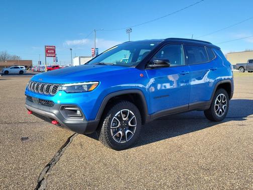 Hydro Blue Pearlcoat 2024 Jeep Compass Trailhawk