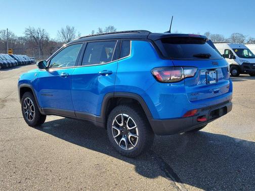 2024 Jeep Compass Trailhawk