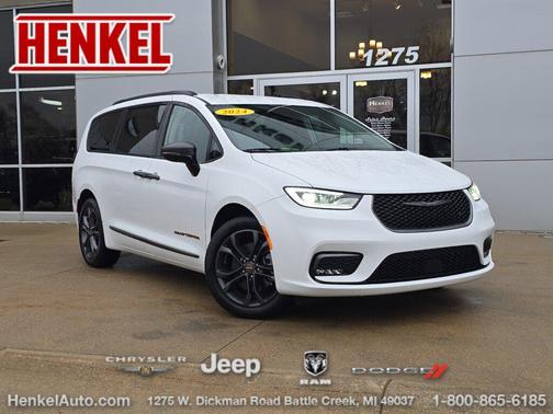 2024 Chrysler Pacifica Touring L