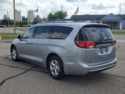 2019 Chrysler Pacifica Hybrid Touring L