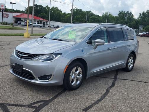 2019 Chrysler Pacifica Hybrid Touring L