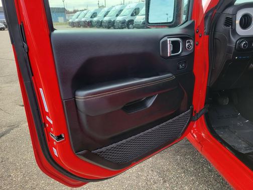 Firecracker Red Clearcoat 2025 Jeep Wrangler 4xe Sahara
