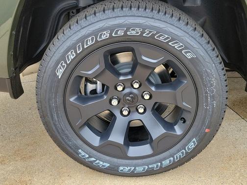 Tank Exterior Paint 2026 RAM 1500 Big Horn/Lone Star