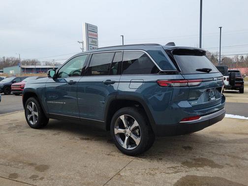 Steel Blue Exterior Paint 2026 Jeep Grand Cherokee Limited