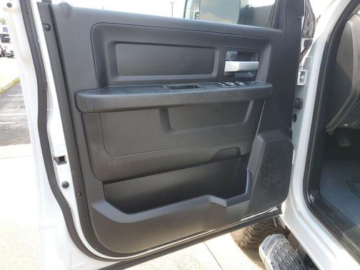 2019 RAM 2500 Tradesman Crew Cab 4x4 6'4' Box