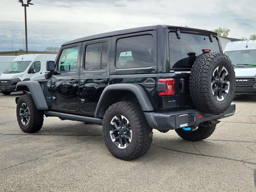 Black Clearcoat 2025 Jeep Wrangler 4xe Rubicon